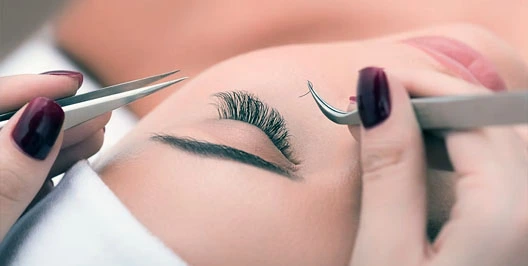 Студія краси | Lash & Brow Bar